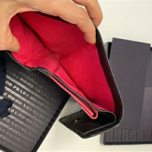 SOLD Prada wallet - Picture 6 of 8
